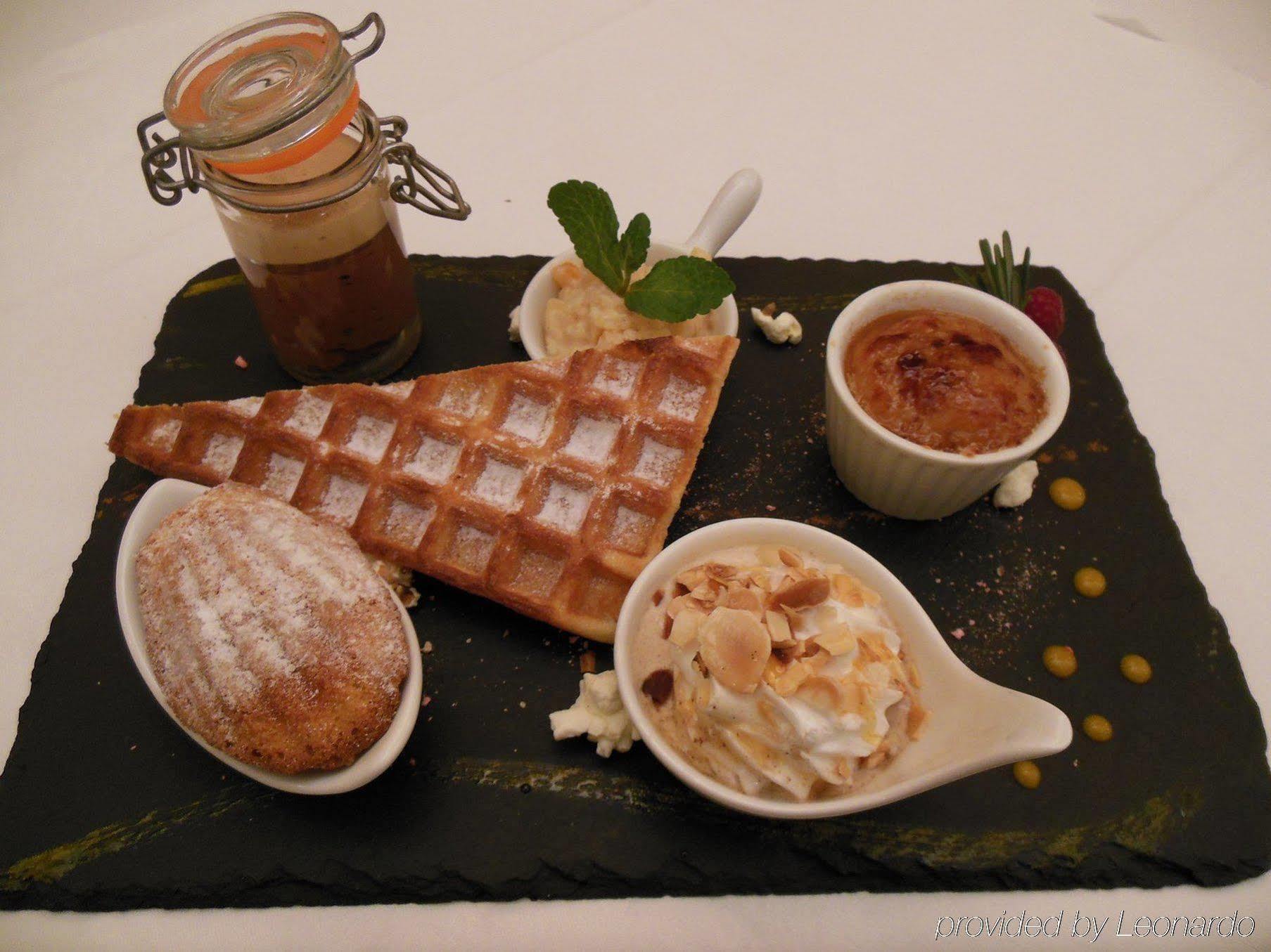Hotel Les Ursulines Autun Bagian luar foto