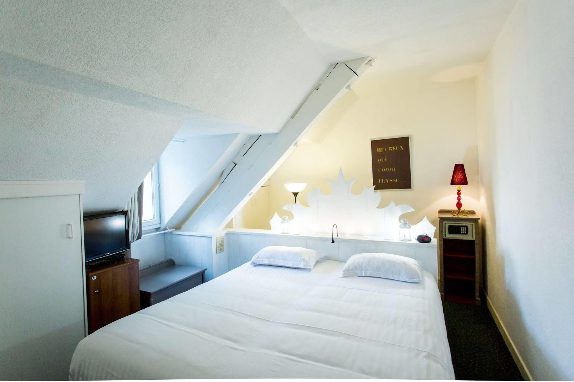 Hotel Les Ursulines Autun Bagian luar foto